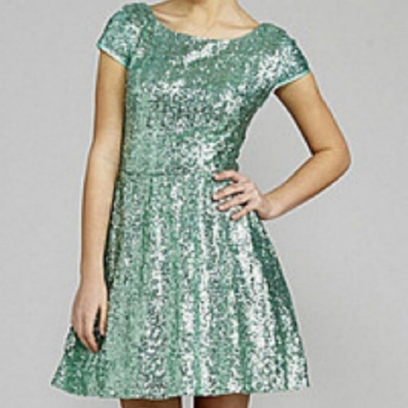 B Darlin Dresses & Skirts - ☀️☀️☀️ 4/$20 B Darlin mint green sequin fit and flare dress!